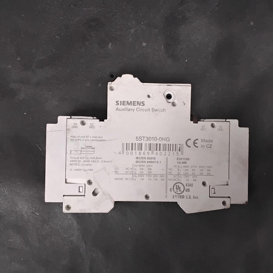 Used SIEMENS 5ST3010-0HG AUXILIARY CIRCUIT SWITCH ($10 OBO)