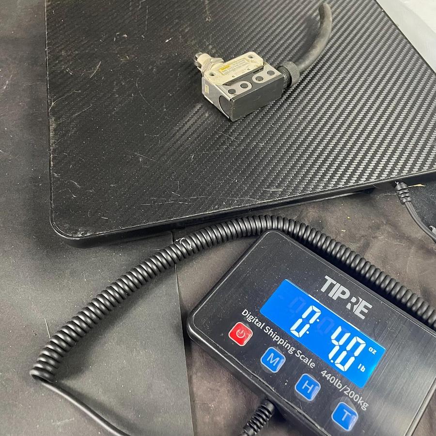 Used OMRON D4E-1A20 - LIMIT SWITCH