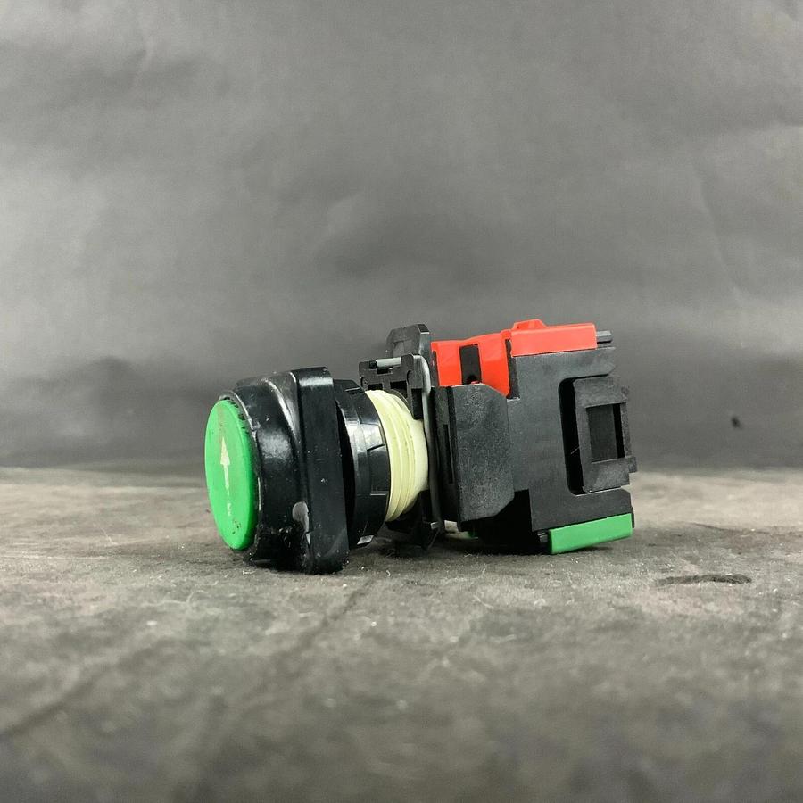 Used SCHNEIDER ELECTRIC DA11 CONTACT BLOCK ($8 OBO)