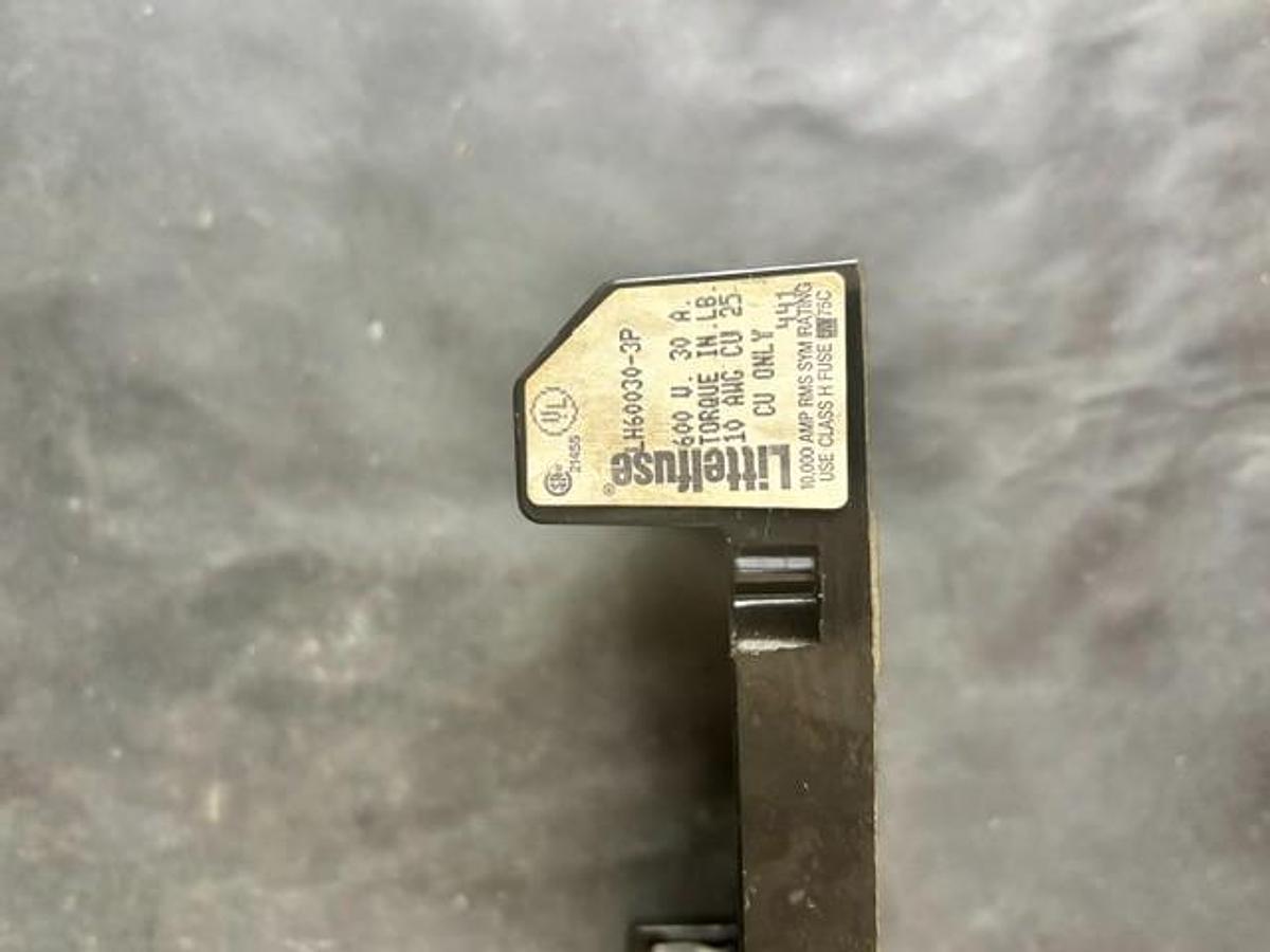 Used LITTELFUSE LH60030-3P FUSE HOLDER