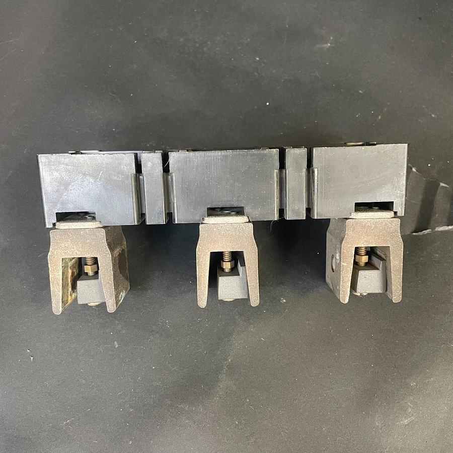 Used ALLEN BRADLEY 40023-418-02 100AMPS 600VOLTS FUSE BLOCK