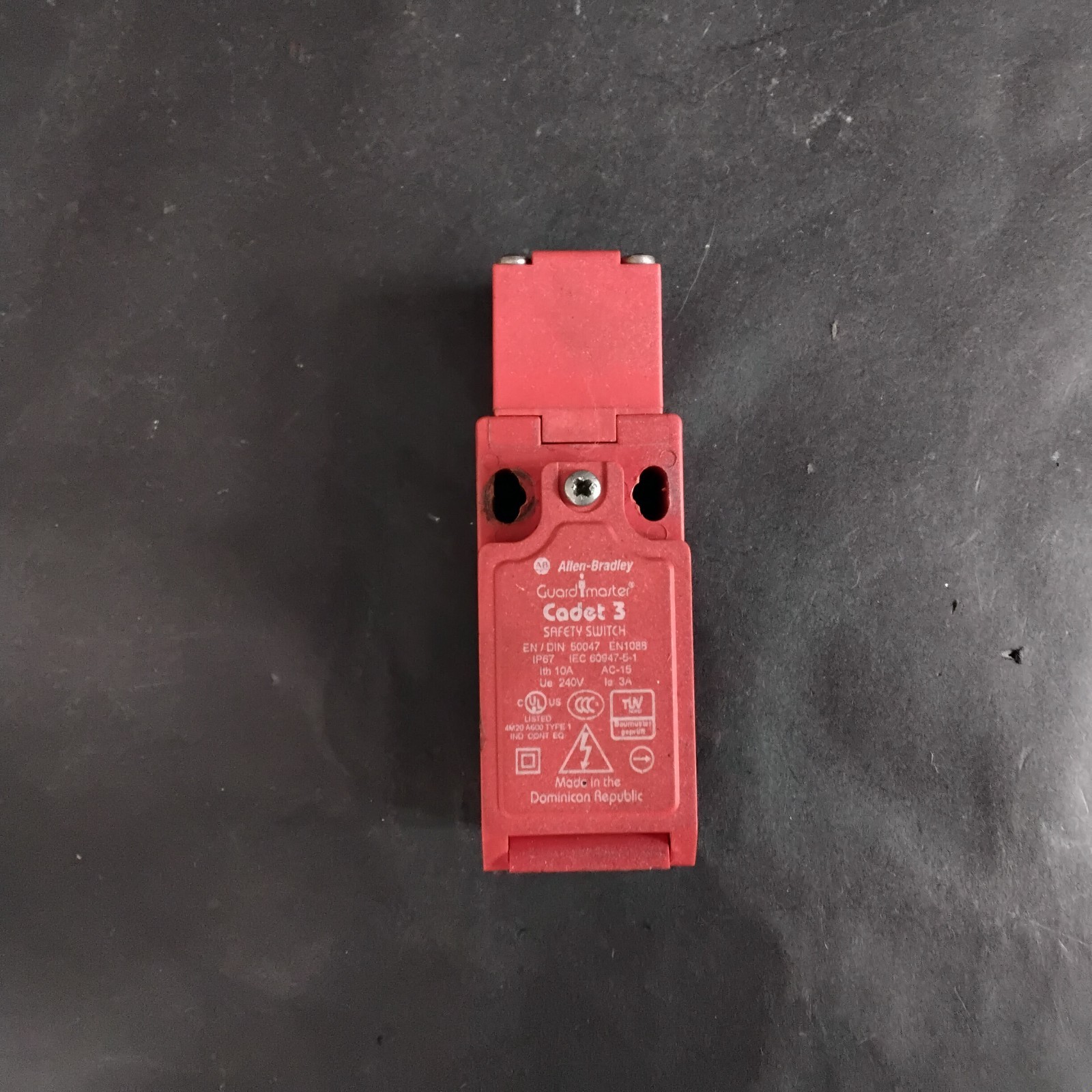 Used ALLEN-BRADLEY GUARDMASTER 440K SAFETY INTERLOCK SWITCH ($20 OBO)