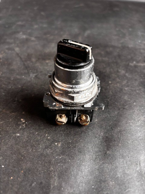 Used CUTLER-HAMMER 10250T SELECTOR SWITCH ($12 OBO)
