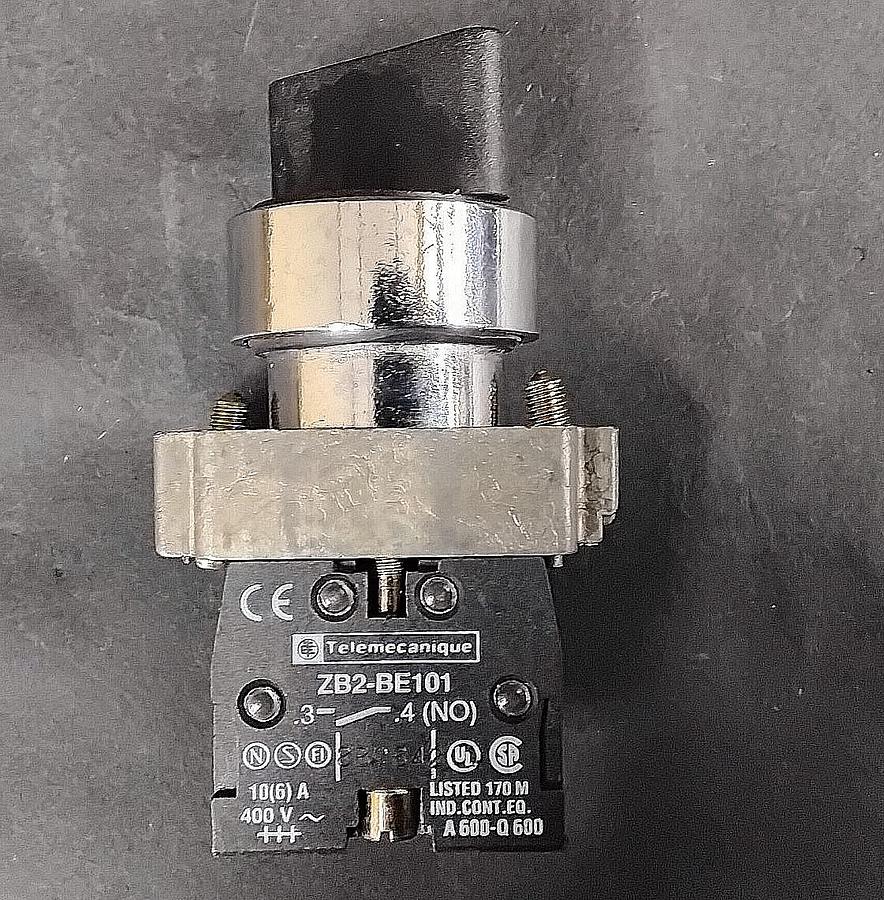 Used TELEMENCANIQUE ZB2-BE101 SELECTOR SWITCH ($13 OBO)