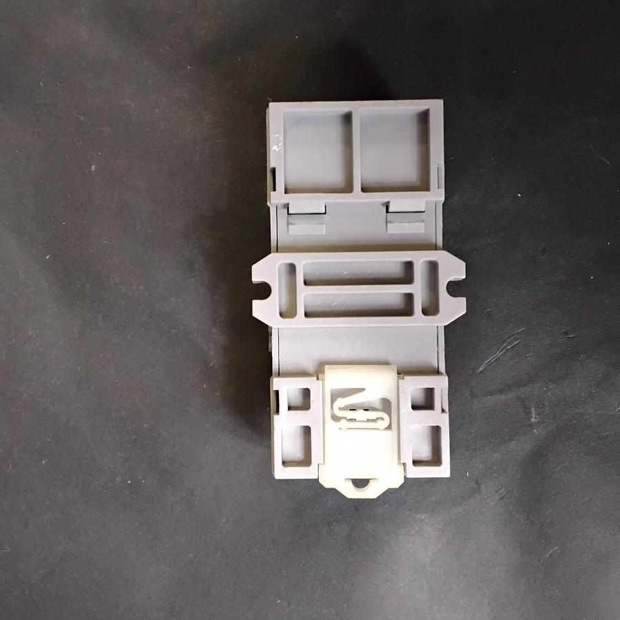 Used EATON 29513 RELAY SOCKET ($5 OBO)