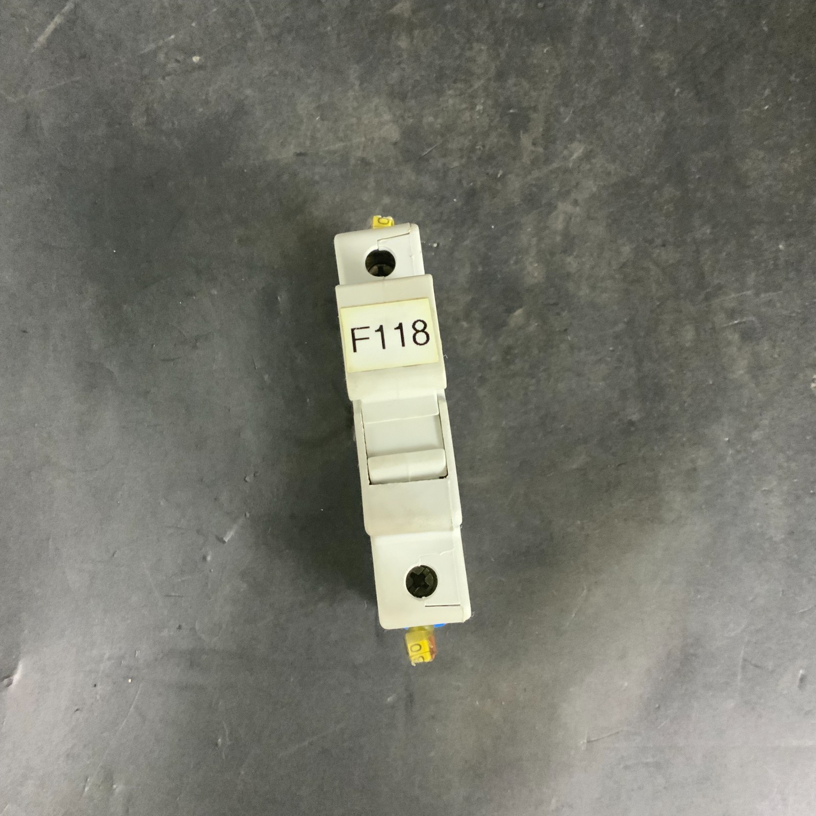 Used AUTOMATION DIRECT DN-FM6 DINNECTORS FUSE HOLDER ($8 OBO)