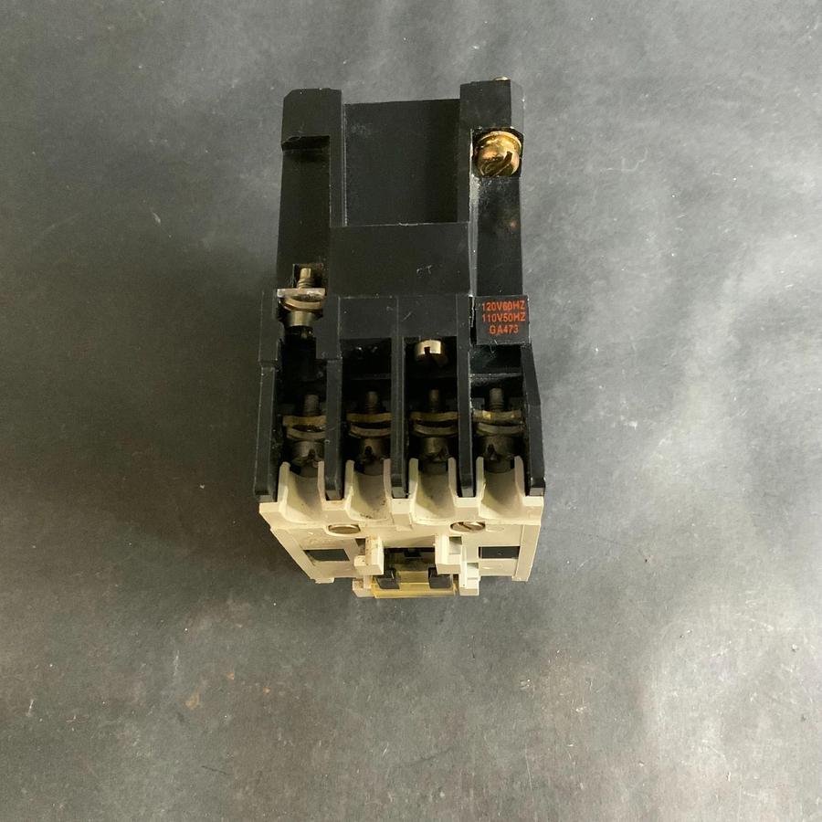 Used ALLEN BRADLEY 100-AO9ND3 CONTACTOR 9AMP ($15 OBO)