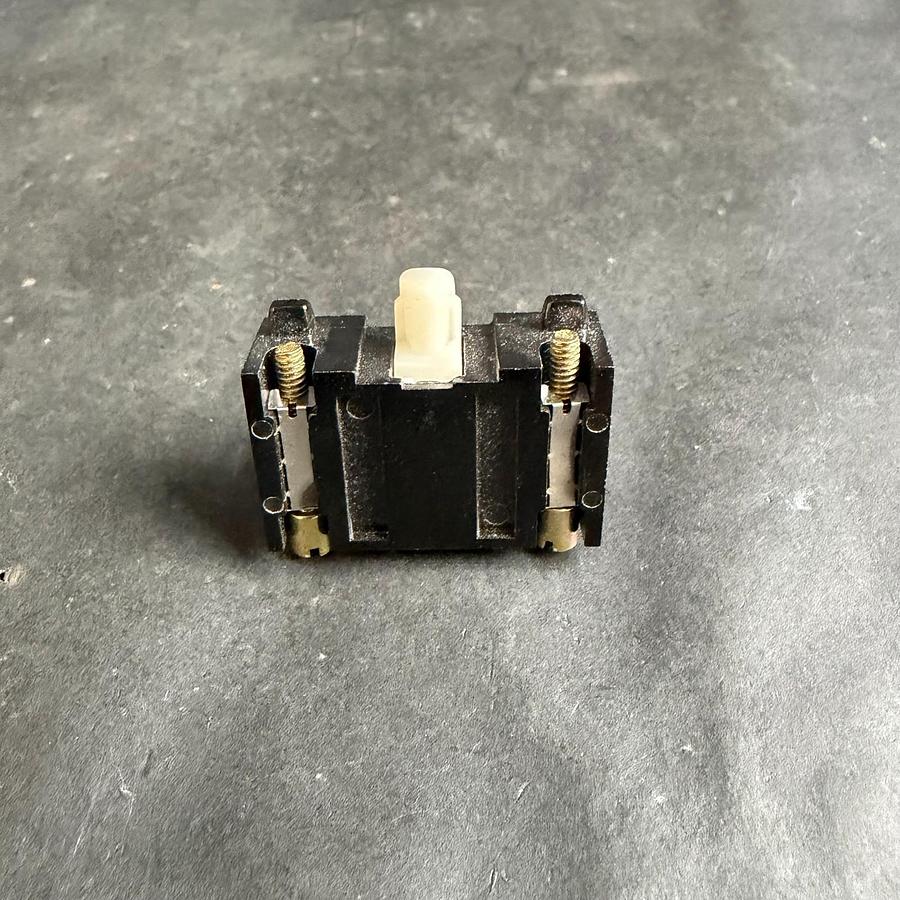 Used FURNAS 52BAK OIL TIGHT CONTACT BLOCK ($15 OBO)
