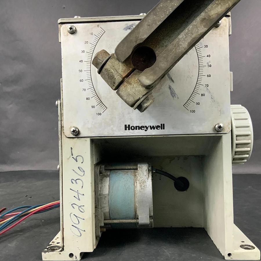 Used HONEYWELL 10264A-1-0-04-00010-000-00 ACTUATOR ($1,250 OBO)