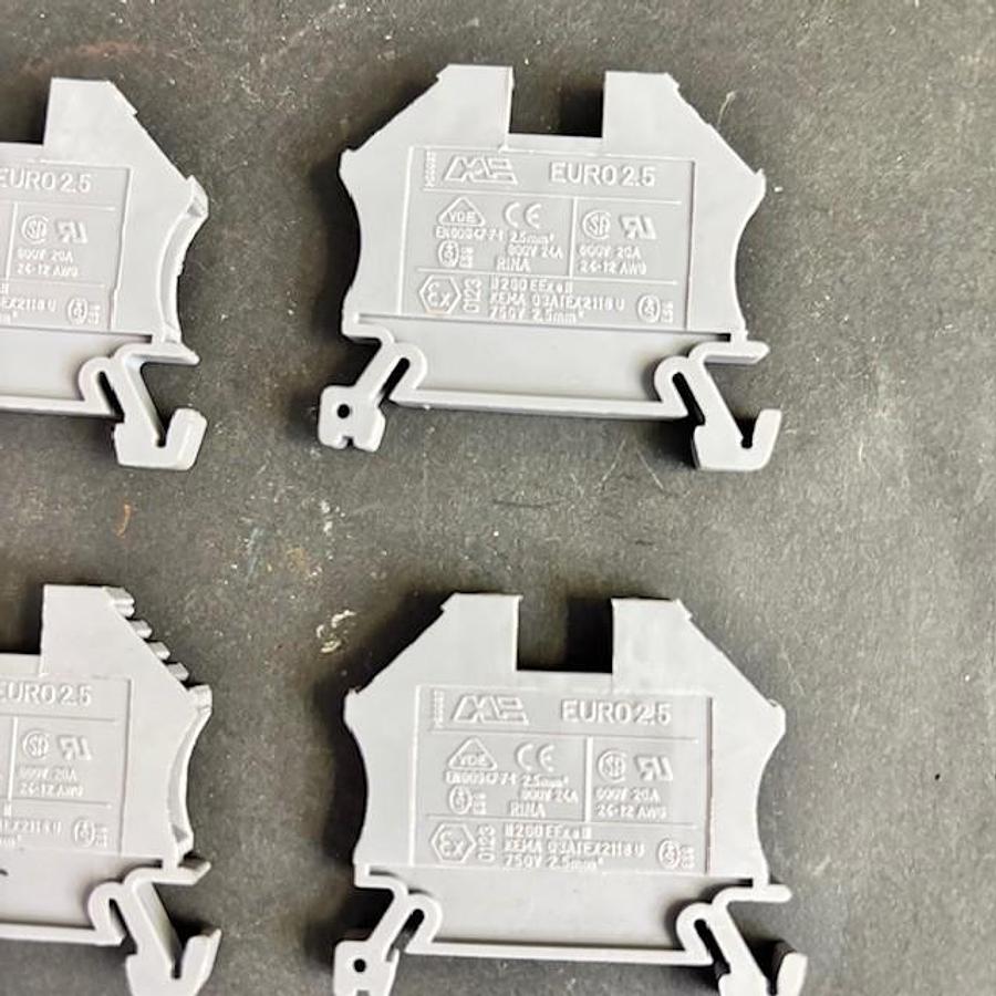 Used MORSETTITALIA EURO 2.5 GRAY TERMINAL BLOCKS 10 PACK