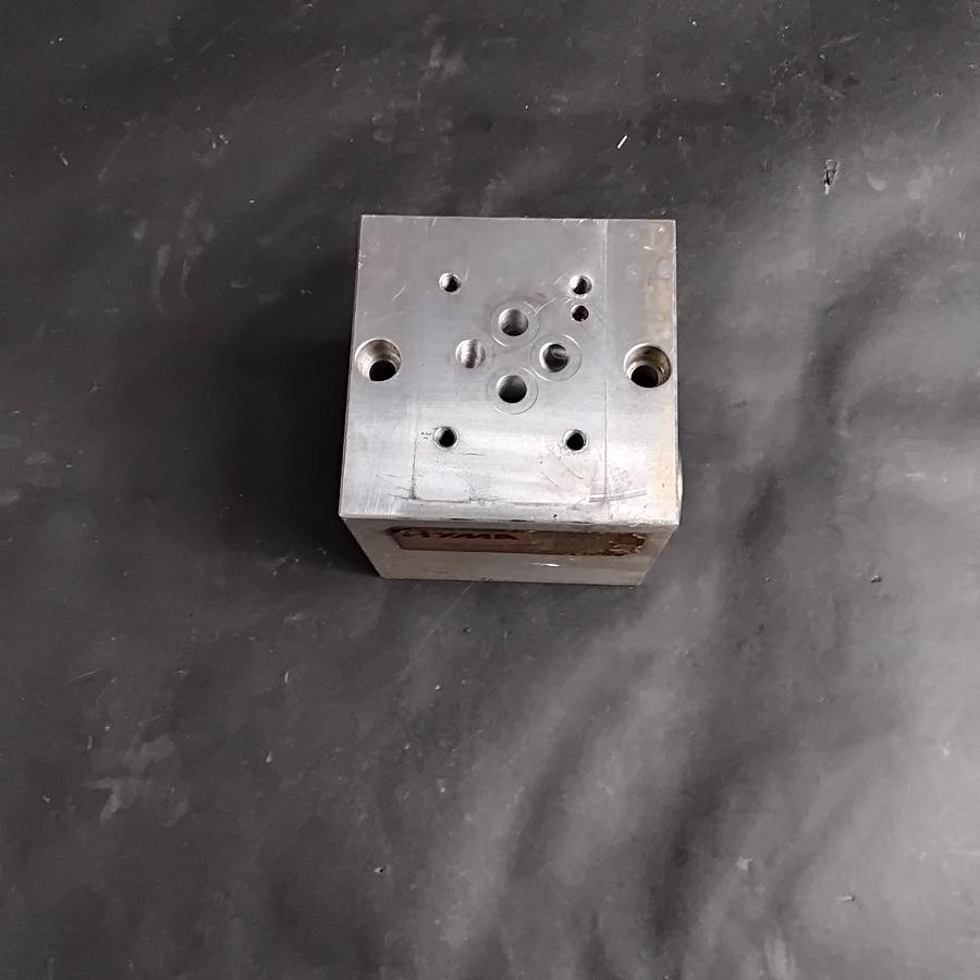 Used HYMA 2060404301 MANIFOLD BLOCK ($65 OBO)