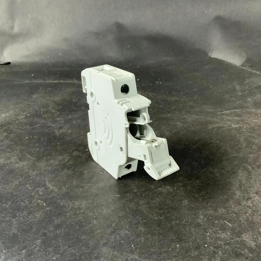 Used EDISON EHCC 1 POLE FUSE HOLDER ($10 OBO)
