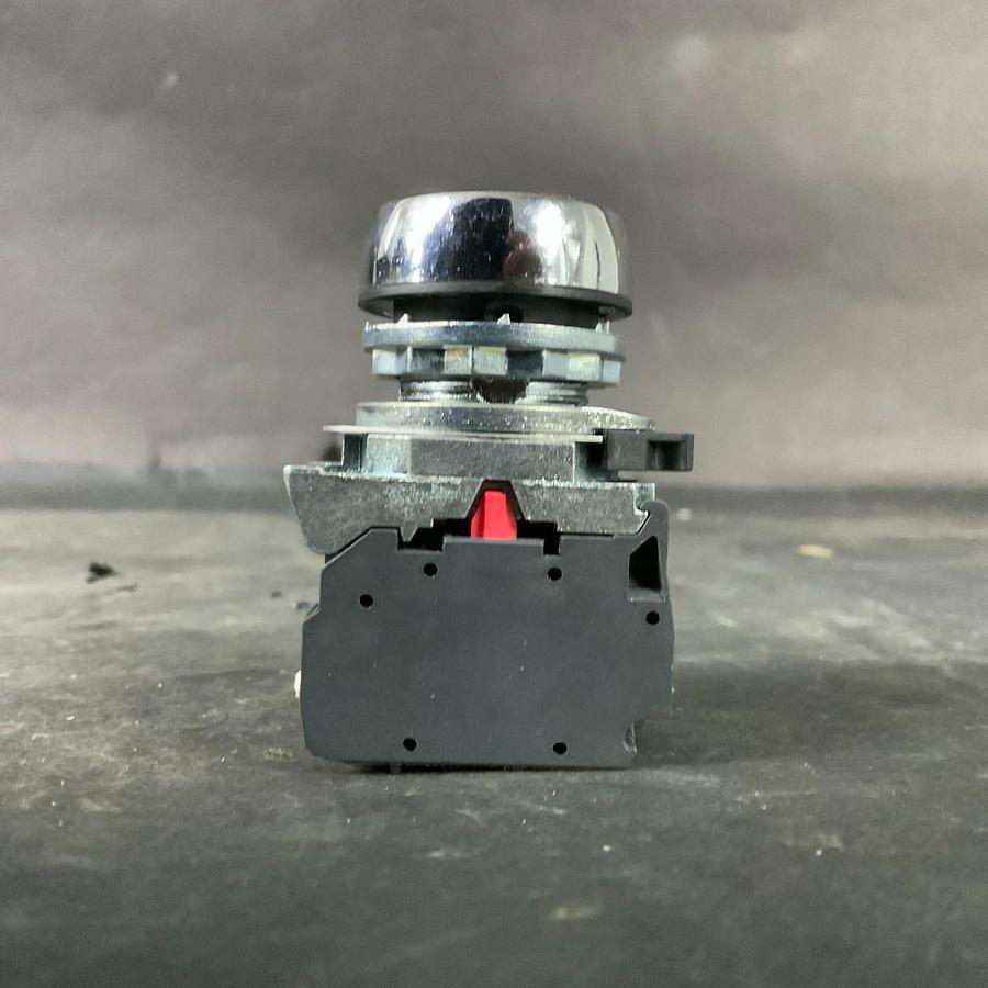 Used ALLEN BRADLEY 800F-Q10 SERIES A RED PUSHBUTTON ($20 OBO)