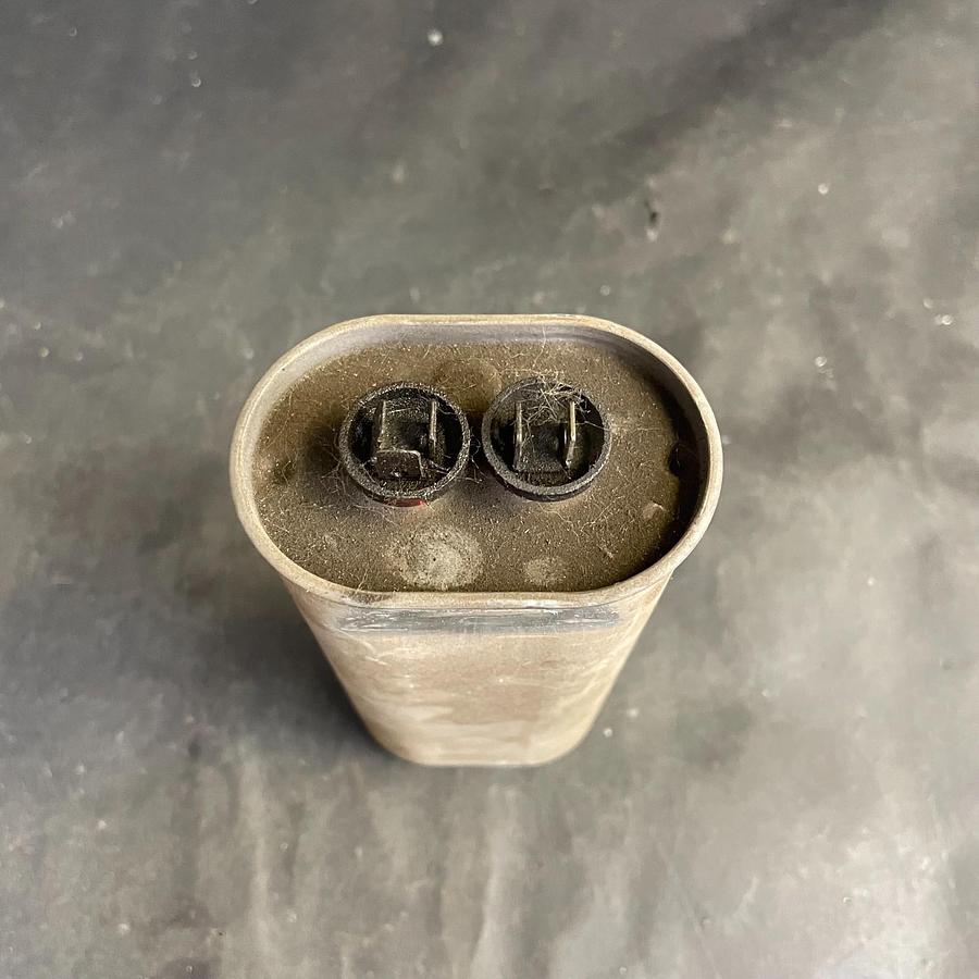 Used GENERAL ELECTRIC 21L5215 DIELEKTROL CAPACITOR - 20uf, 440VAC 60HZ