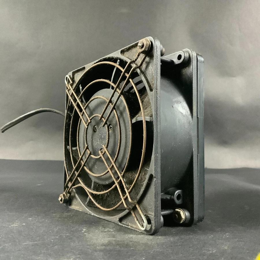 Used DAYTON 4C550 AXIAL FAN ($15 OBO)