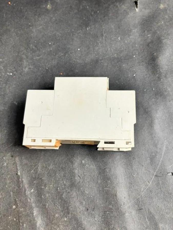 Used SIEMENS 5TT3076 SWITCHING RELAY