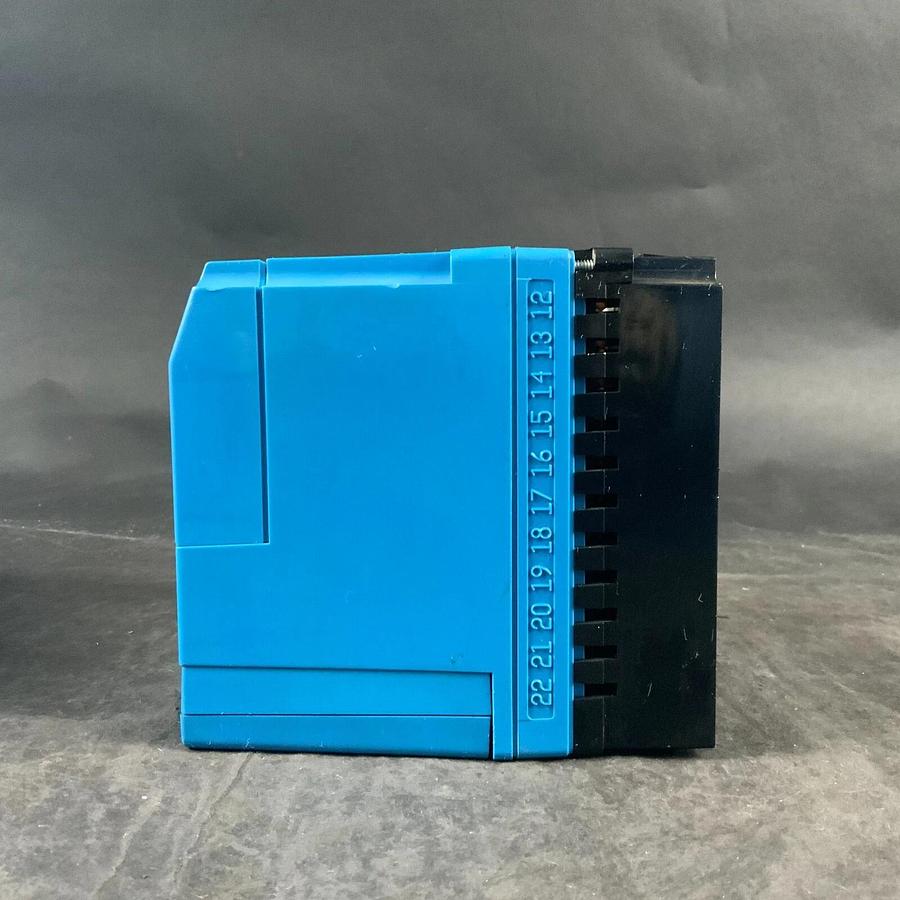 Used HONEYWELL RM7885A1015 RELAY MODULE ($580 OBO)