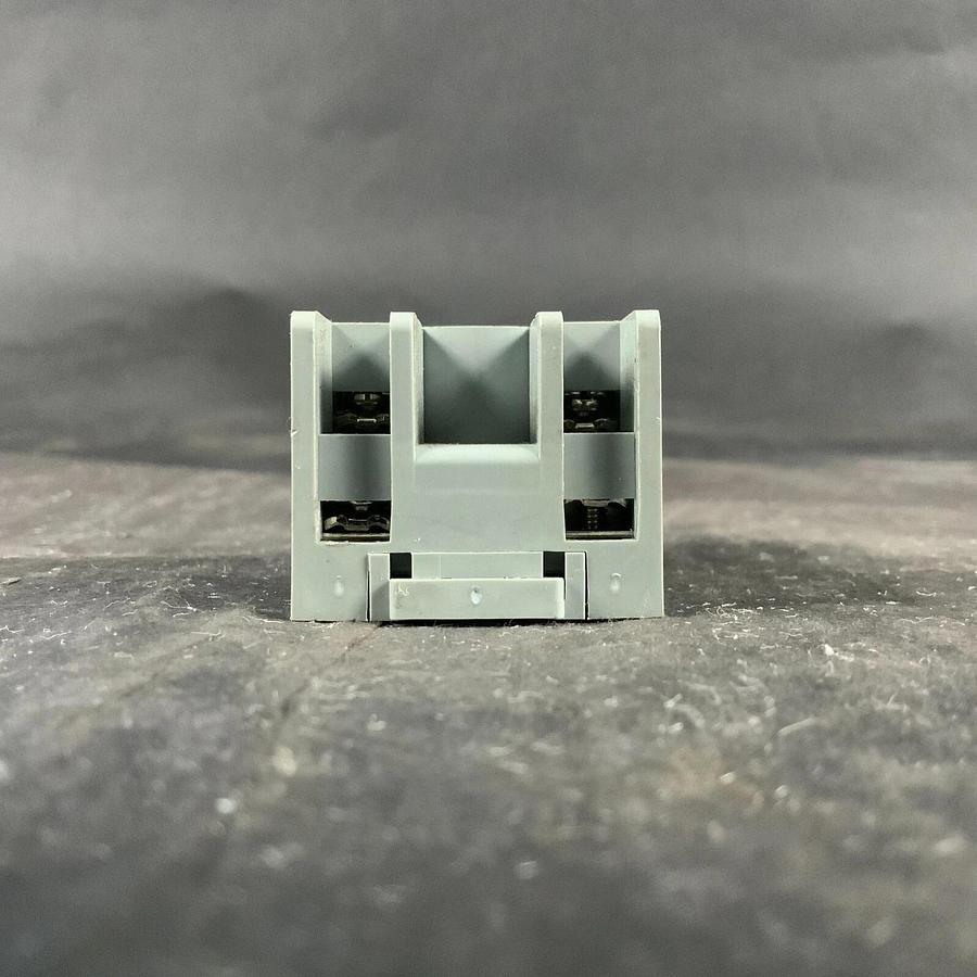 Used IDEC SR2P-05C RELAY SOCKET ($10 OBO)