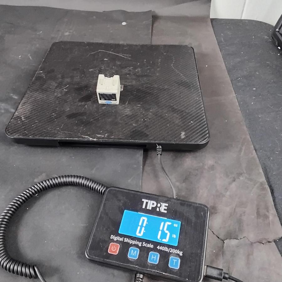 Used SMC PSE303-M PRESSURE DISPLAY ($40 OBO)
