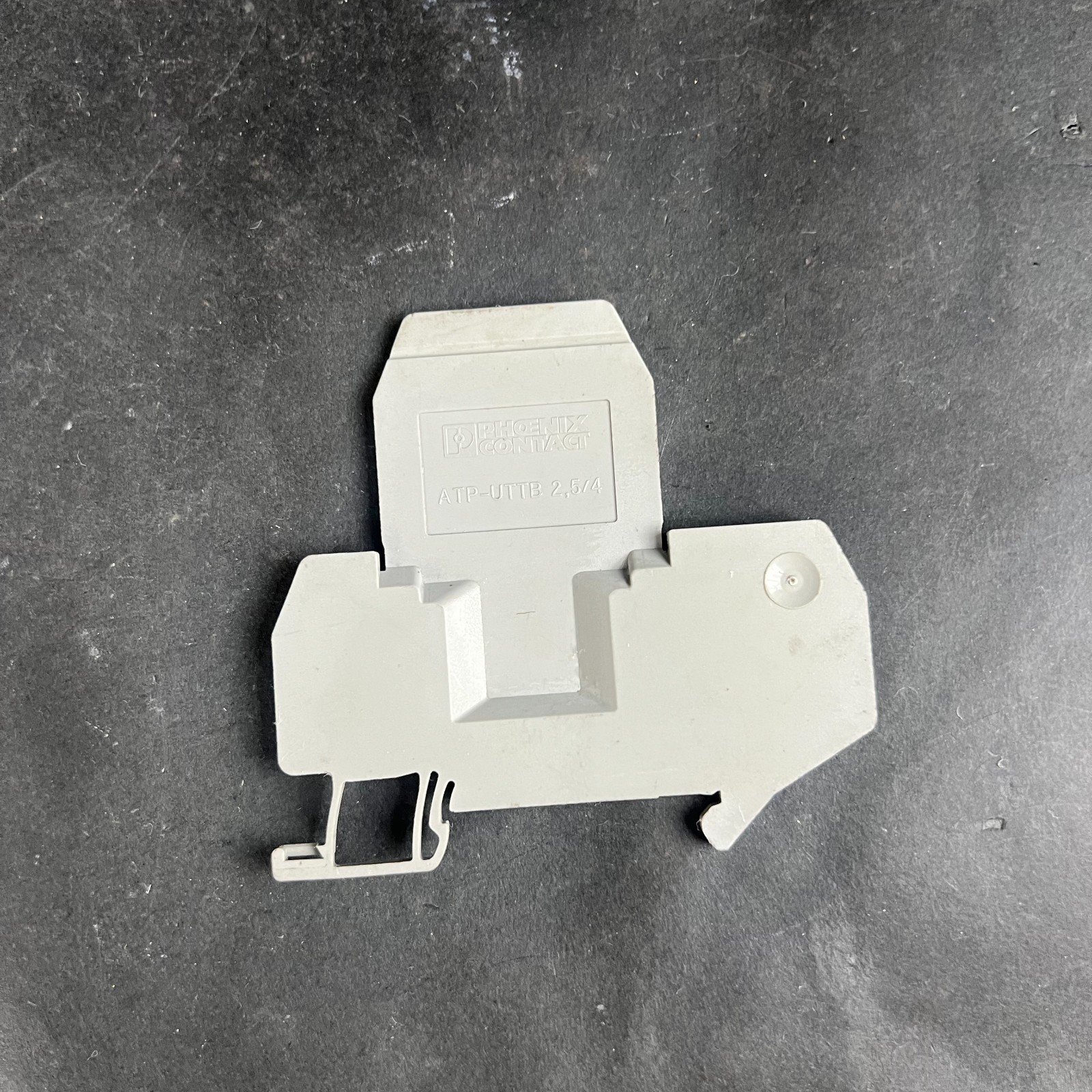 Used PHOENIX CONTACT ATP-UTTB 2,5/4 TERMINAL COVER ($4 OBO)