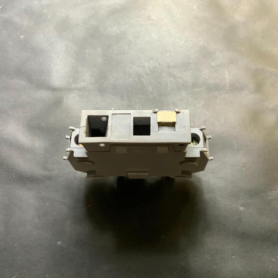 Used ENTRELEC MB10/22SF TERMINAL BLOCK ($5 OBO)