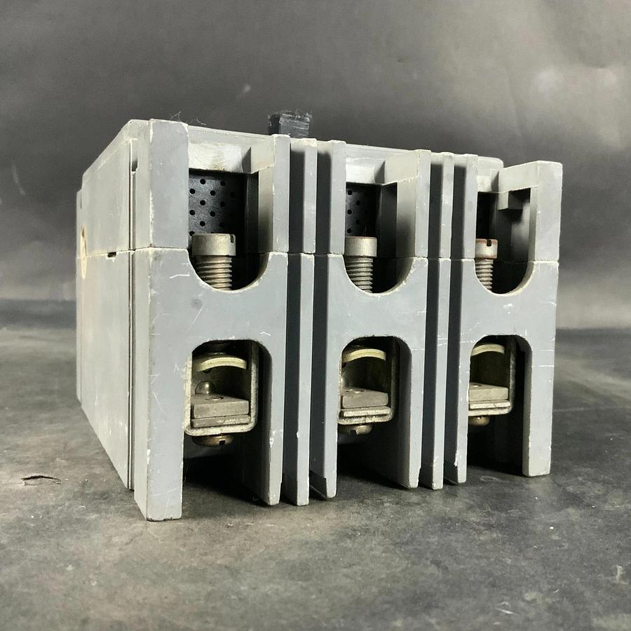 Used WESTINGHOUSE HFB3040 CIRCUIT BREAKER ($40 OBO)