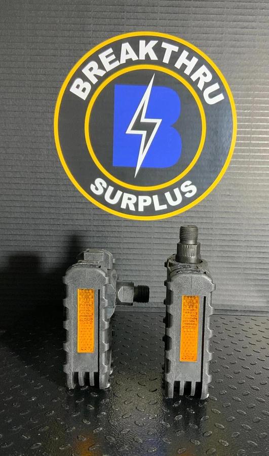 Used FAT CAT FOLDING BICYCLE PEDALS ($5/PAIR OBO)