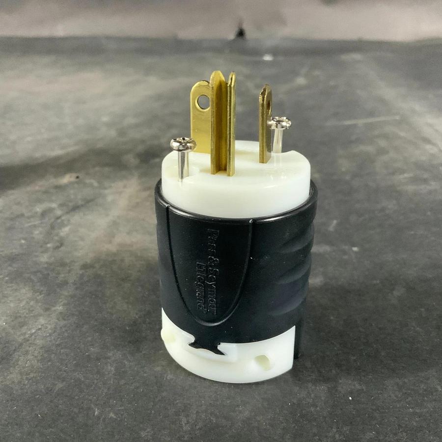 LEGRAND PS5466-X STRAIGHT BLADE PLUG ($10 OBO)