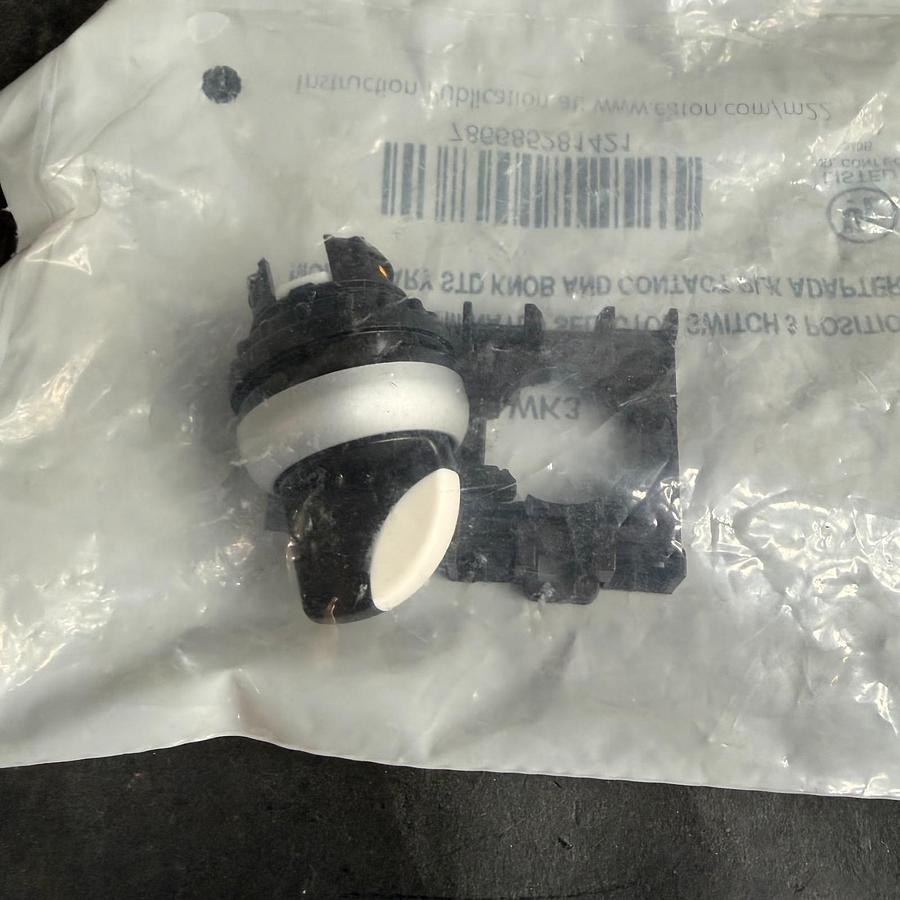 EATON M22-WK3 SELECTOR SWITCH