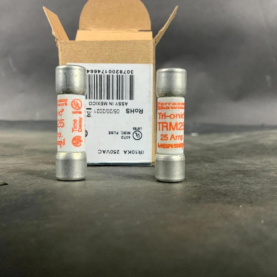 Used FERRAZ SHAWMUT TRM25 FUSE - QTY 10 ($30 OBO)