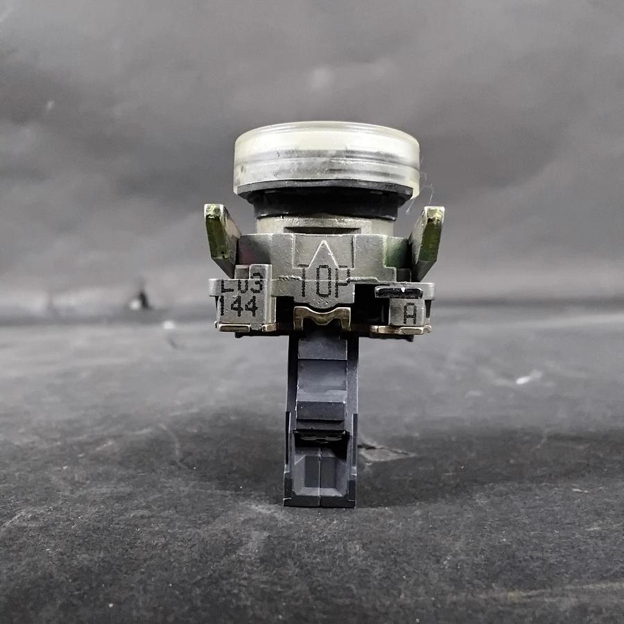 Used TELEMECANIQUE ZBV-B1 WHITE PILOT LIGHT ($17 OBO)