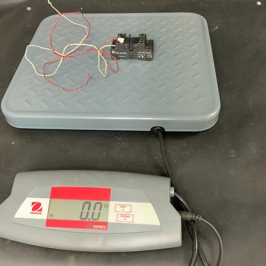 Used ALLEN BRADLEY 700-HN103 SER.B RELAY SOCKET ($7 OBO)