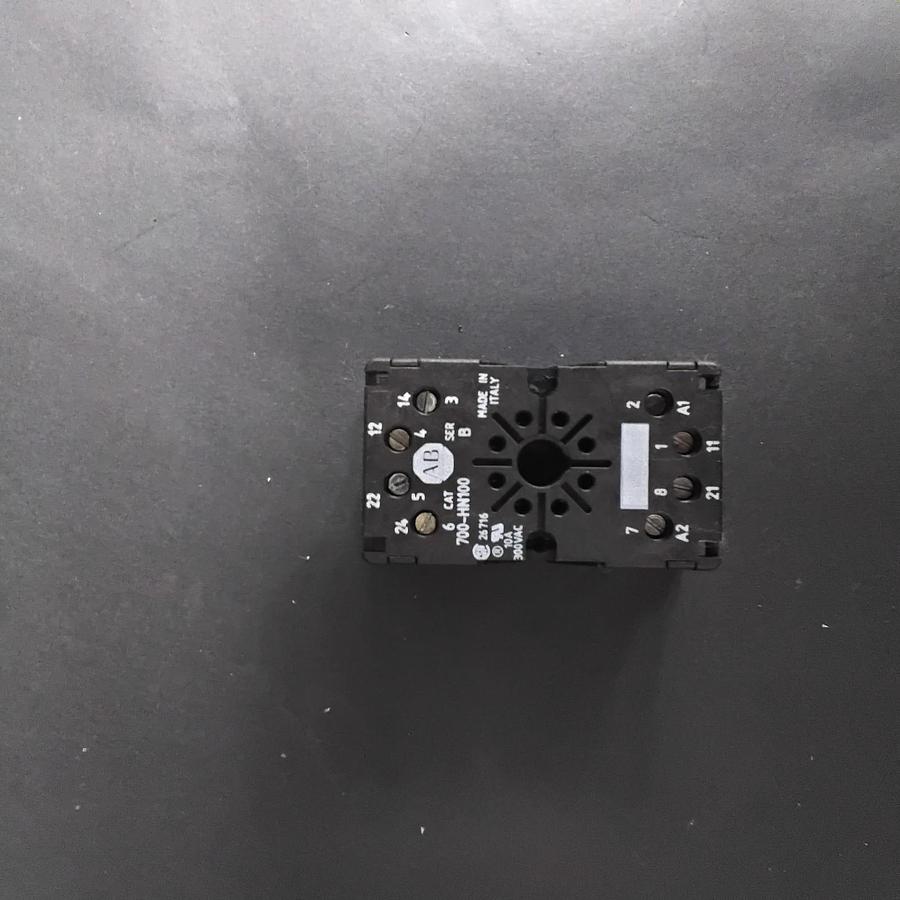 Used ALLEN-BRADLEY 700-HN100 RELAY SOCKET ($3 OBO)