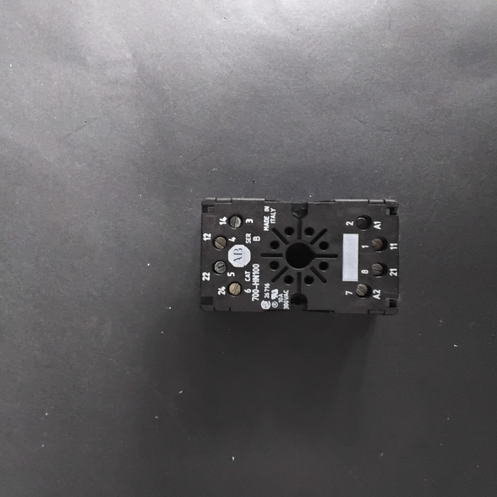 Used ALLEN-BRADLEY 700-HN100 RELAY SOCKET ($3 OBO)