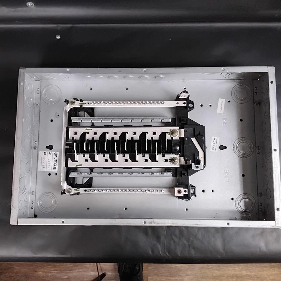 Used GENERAL ELECTRIC TM2010CCUBK1 MOD 1 CIRCUIT MAIN BREAKER LOAD CENTER ($60 OBO)