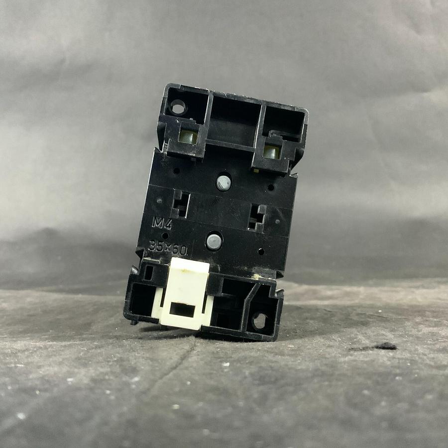 Used KLOCKNER MOELLER DIL00AM-01 110V CONTACTOR ($40 OBO)