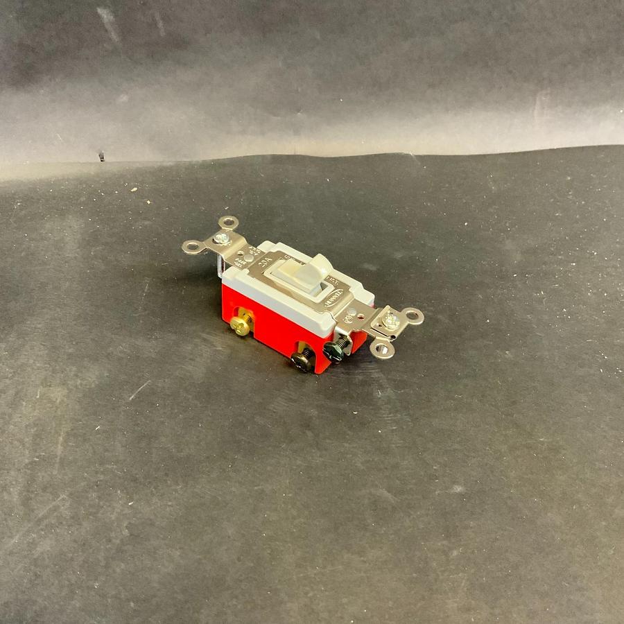 Used HUBBELL HBL1224GY EXTRA HEAVY DUTY TOGGLE SWITCH ($10 OBO)