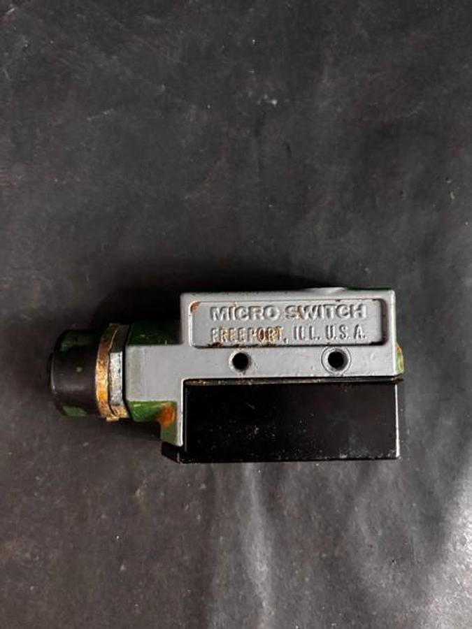 Used OMRON ZE-N-2S LIMIT SWITCH
