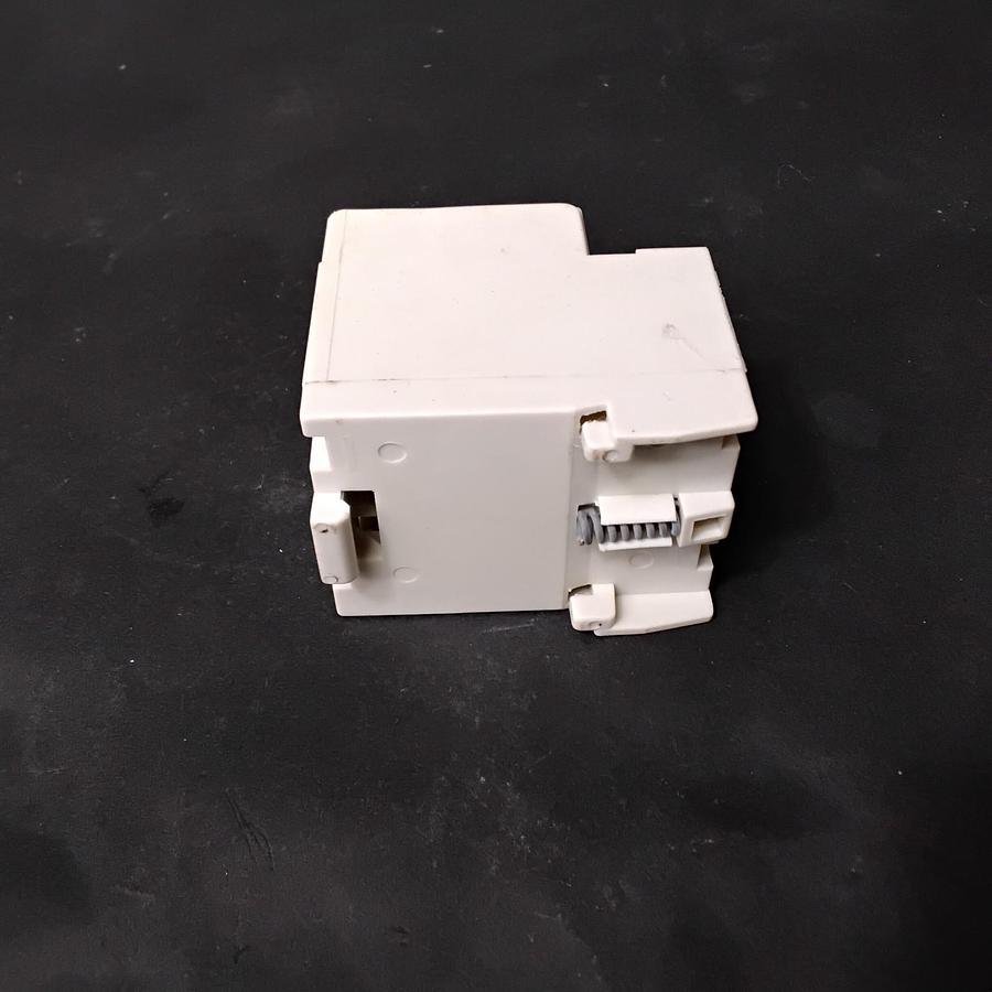 Used TELEMECANIQUE GV1-G04 TERMINAL CONTACT BLOCK ($15 OBO)
