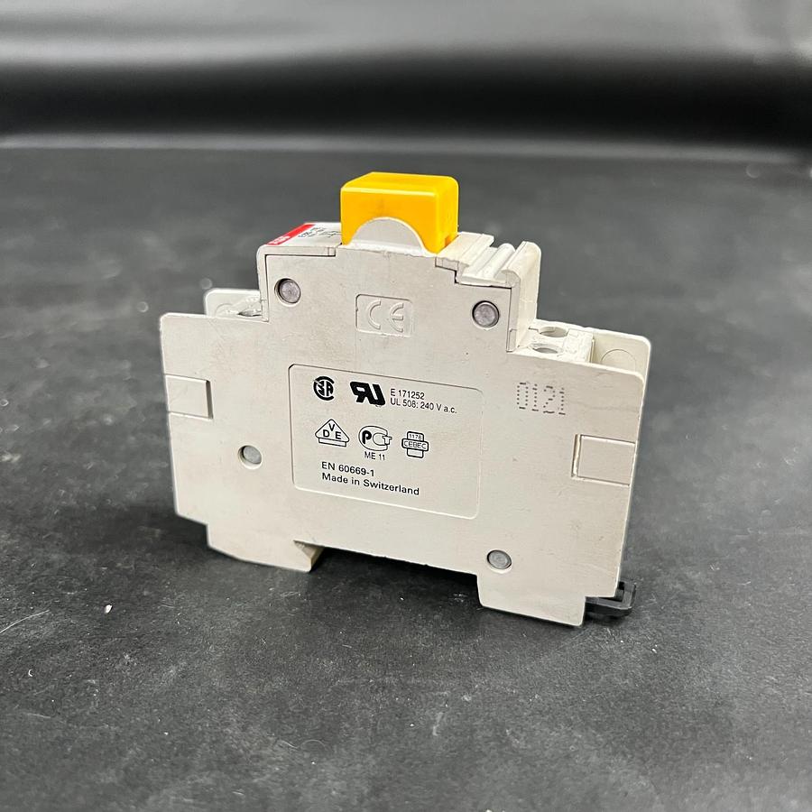 Used ABB E225-11E CIRCUIT BREAKER ($28 OBO)