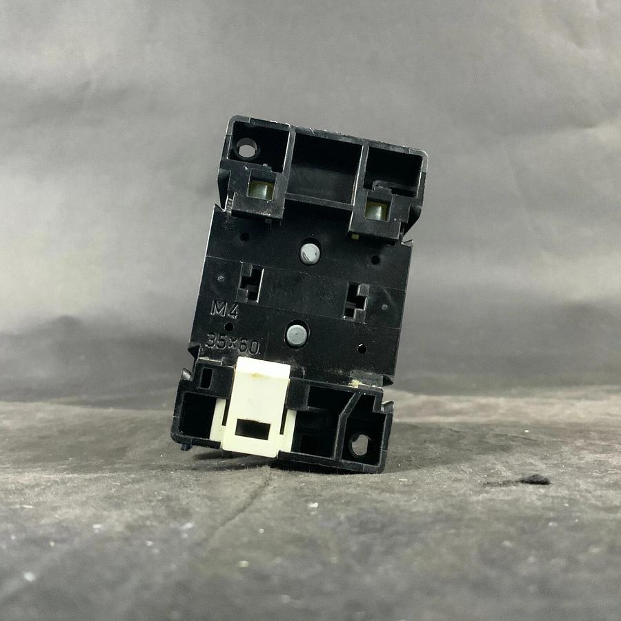 Used KLOCKNER MOELLER DIL00AM-01 110V CONTACTOR ($40 OBO)