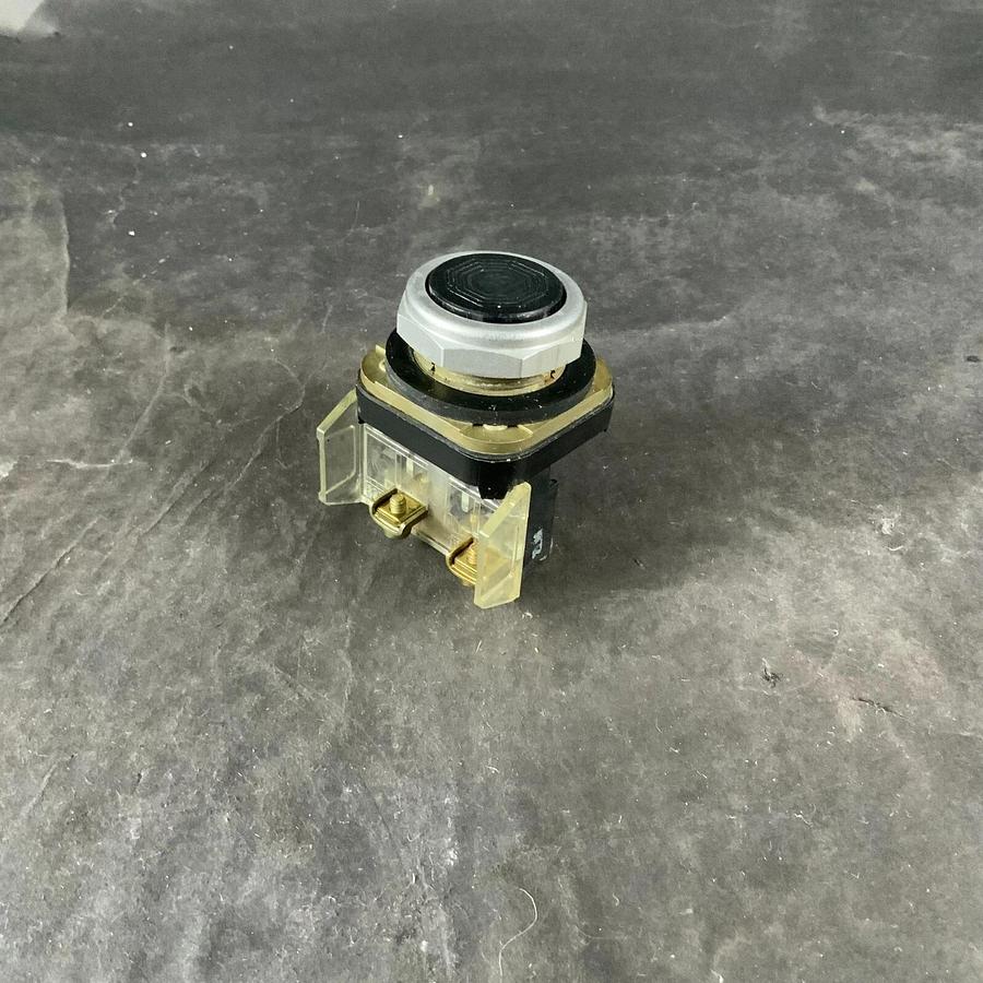 Used ALLEN BRADLEY 800T-A BLACK PUSHBUTTON ($10 OBO)