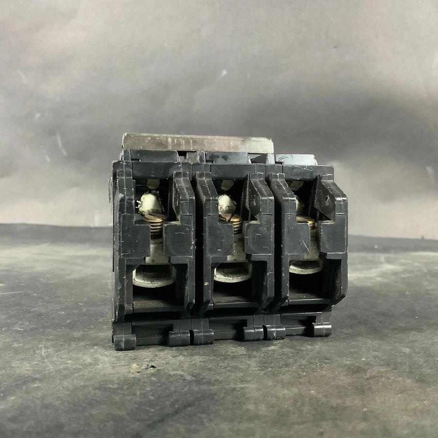 Used GENERAL ELECTRIC THQL32030 CIRCUIT BREAKER ($20 OBO)