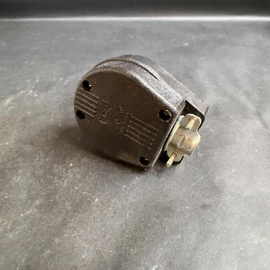 EAGLE 42-BOX UNIVERSAL ANGLE GROUNDING CAP ($15 OBO)