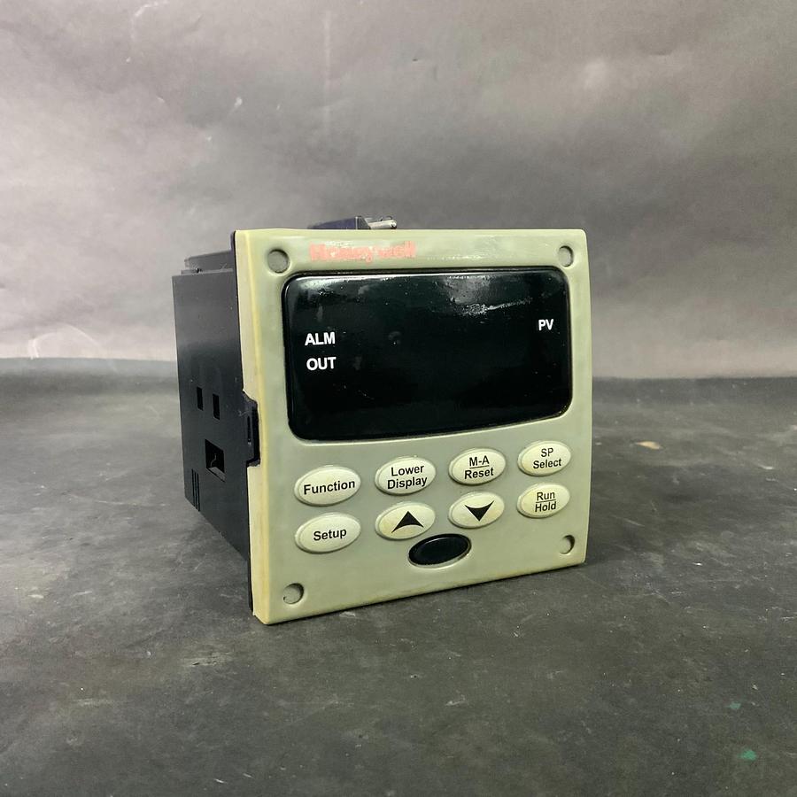 Used HONEYWELL UDC2500 CONTROLLER ($600 OBO)