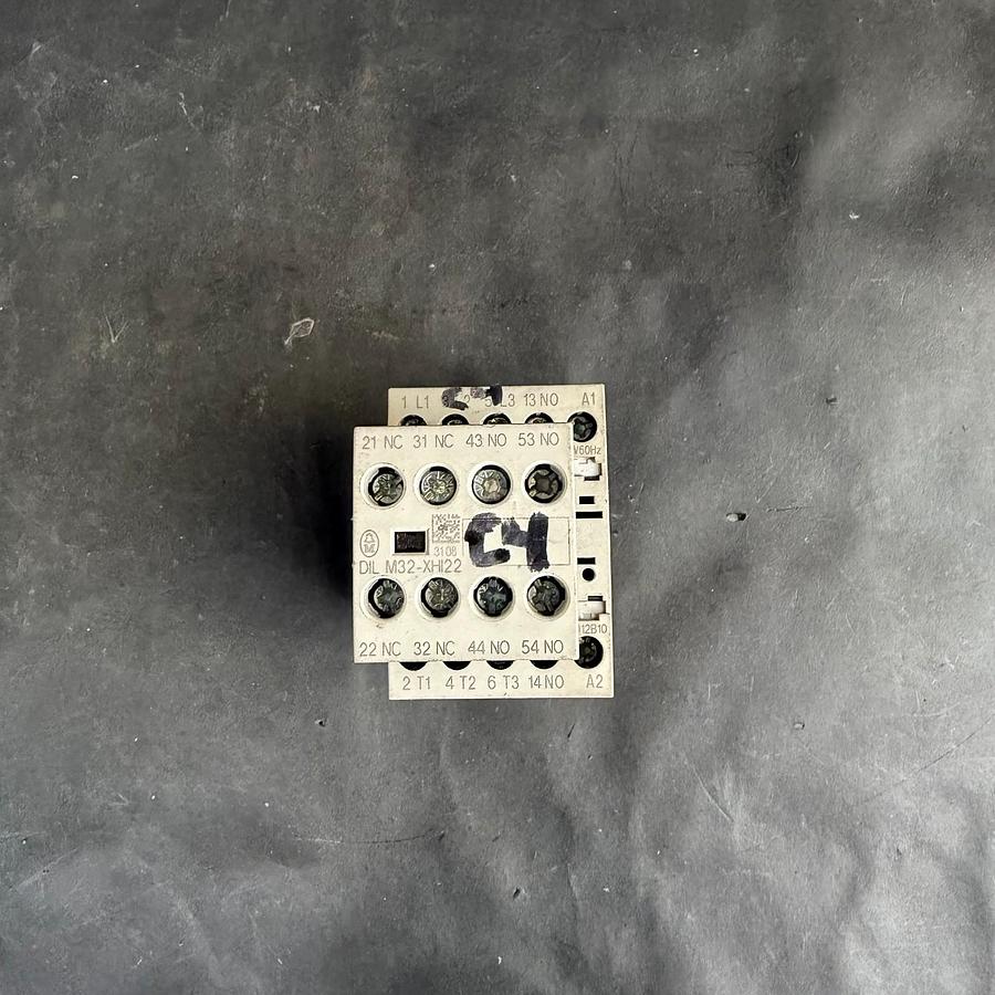 Used KLOCKNER MOELLER XTCE012B10 W/ M32-XH122 CONTACTOR