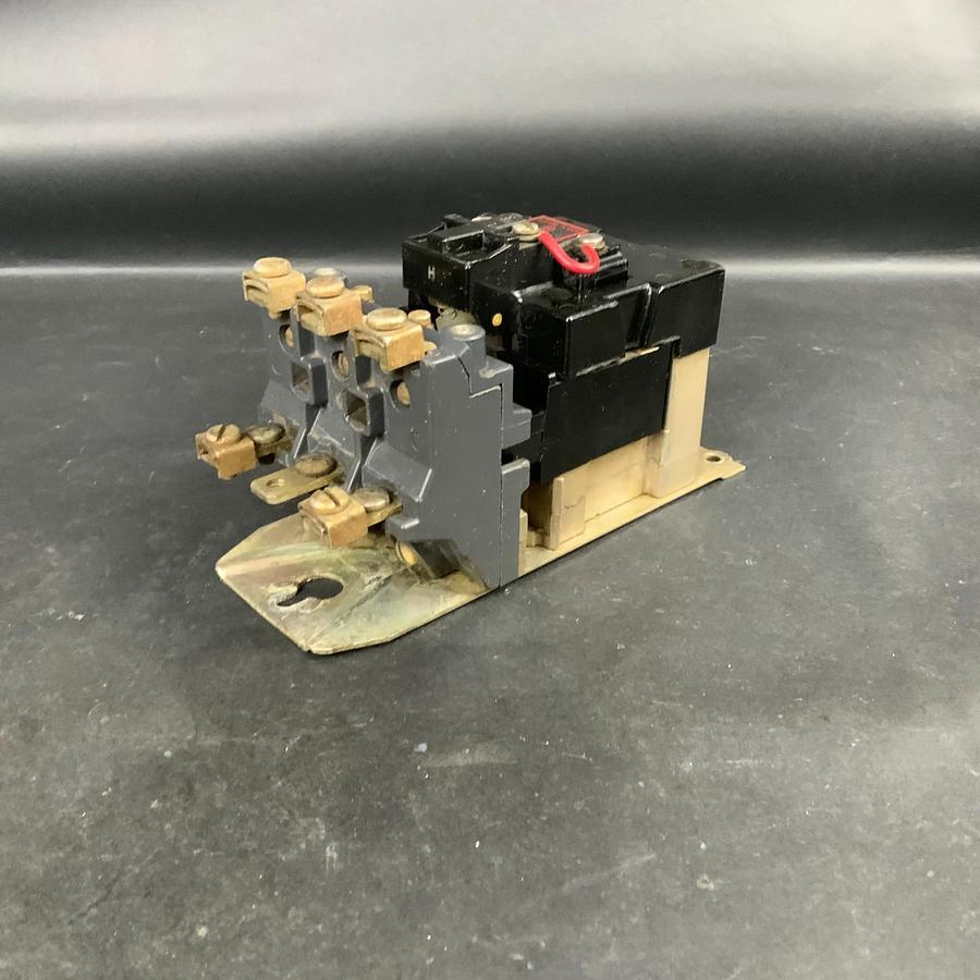 Used ALLEN BRADLEY 702-BOD92 CONTACTOR ($25 OBO)