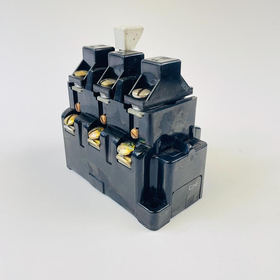 Used ALLEN BRADLEY 815-BOV16 SERIES K OVERLOAD RELAY 600 VAC INDUSTRIAL CONTROL
