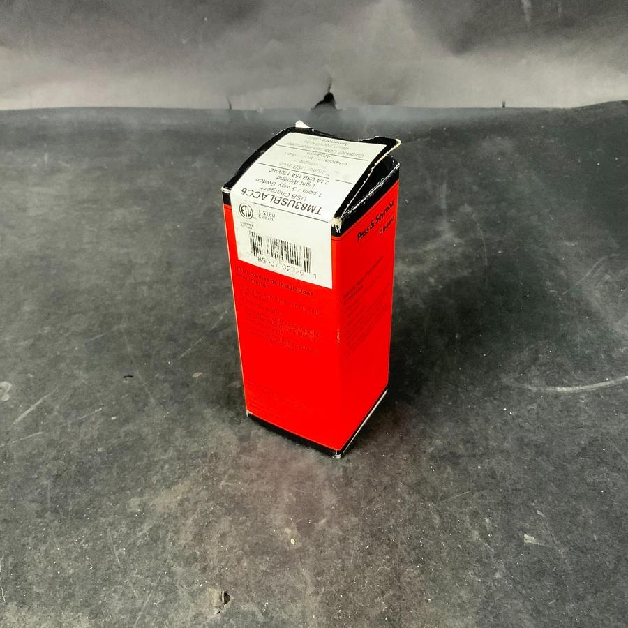 Used LEGRAND PASS & SEYMOUR TM83USBLACC6 3-WAY SWITCH ($30 OBO)