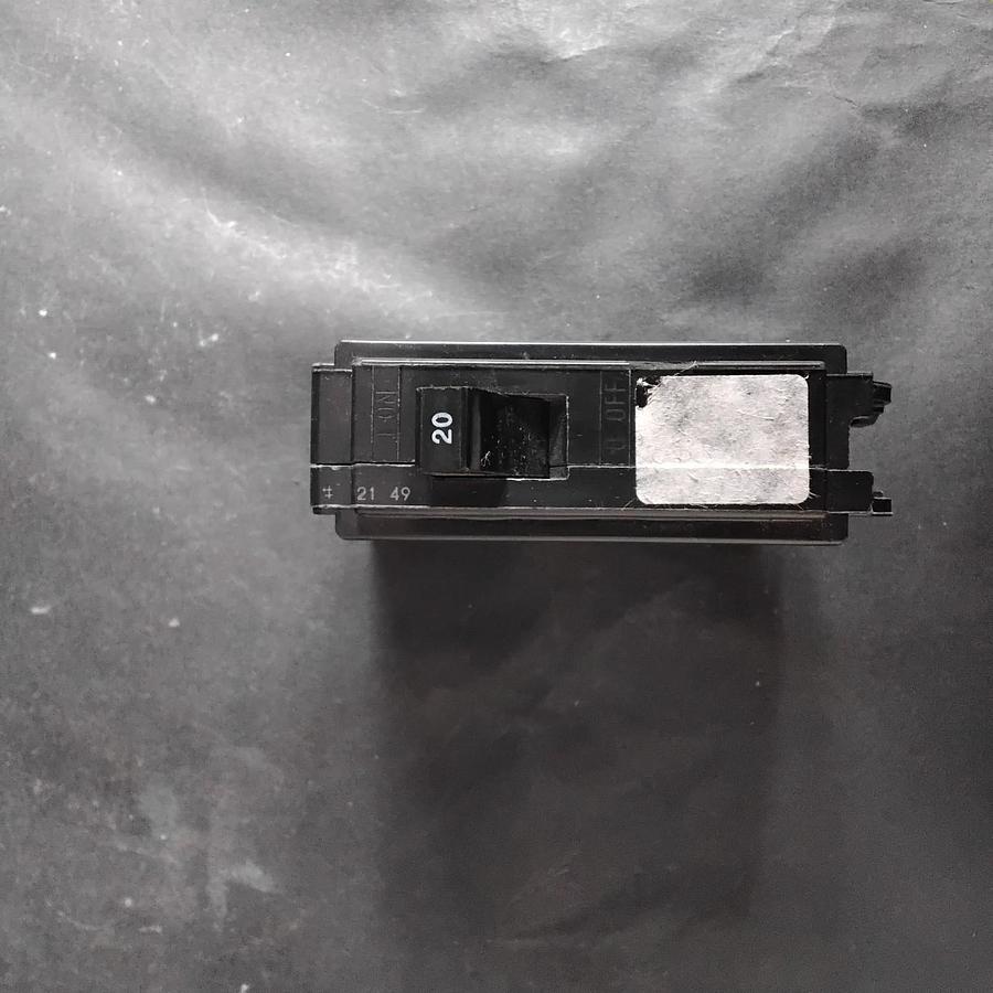 Used SQUARE D HOM120 CIRCUIT BREAKER ($5 OBO)
